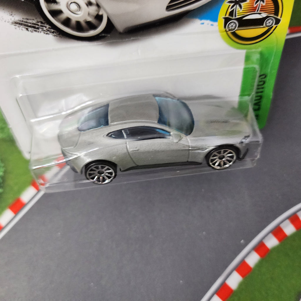 Aston Martin DB10 #96 Spectre Bond * 2017 Hot Wheels w/ Factory Holo