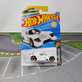 La Liebre #31 * White * 2026 Hot Wheels Case J