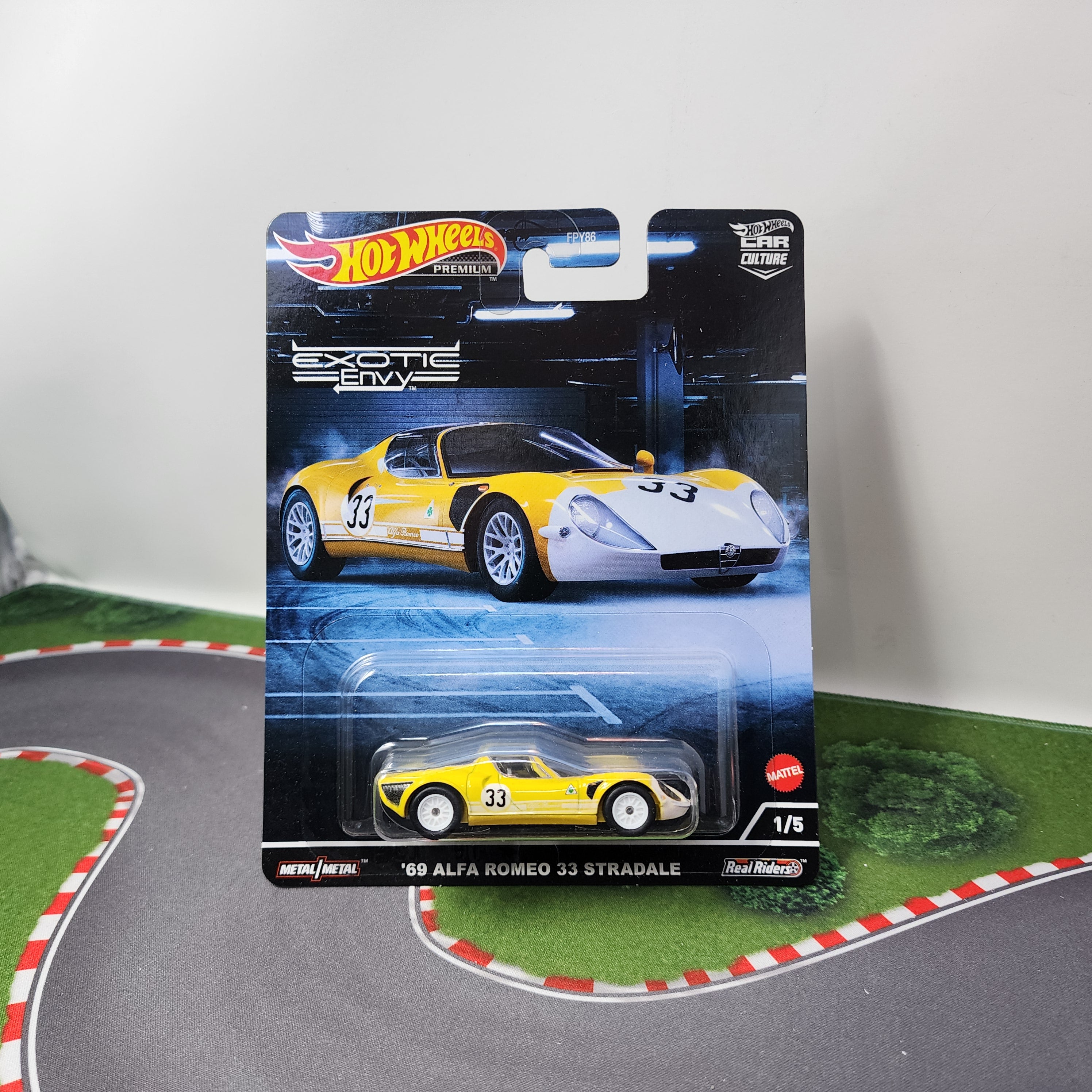 69 Alfa Romeo 33 Stradale #1 * Hot Wheels Car Culture Exotic Envy