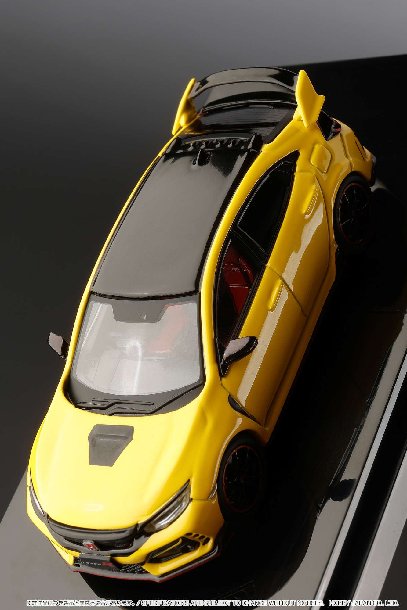 Hobby Japan 1:64 Honda Civic Type-R Limited Edition (FK8) 2020 with Engine Display Model in Sunlight Yellow II