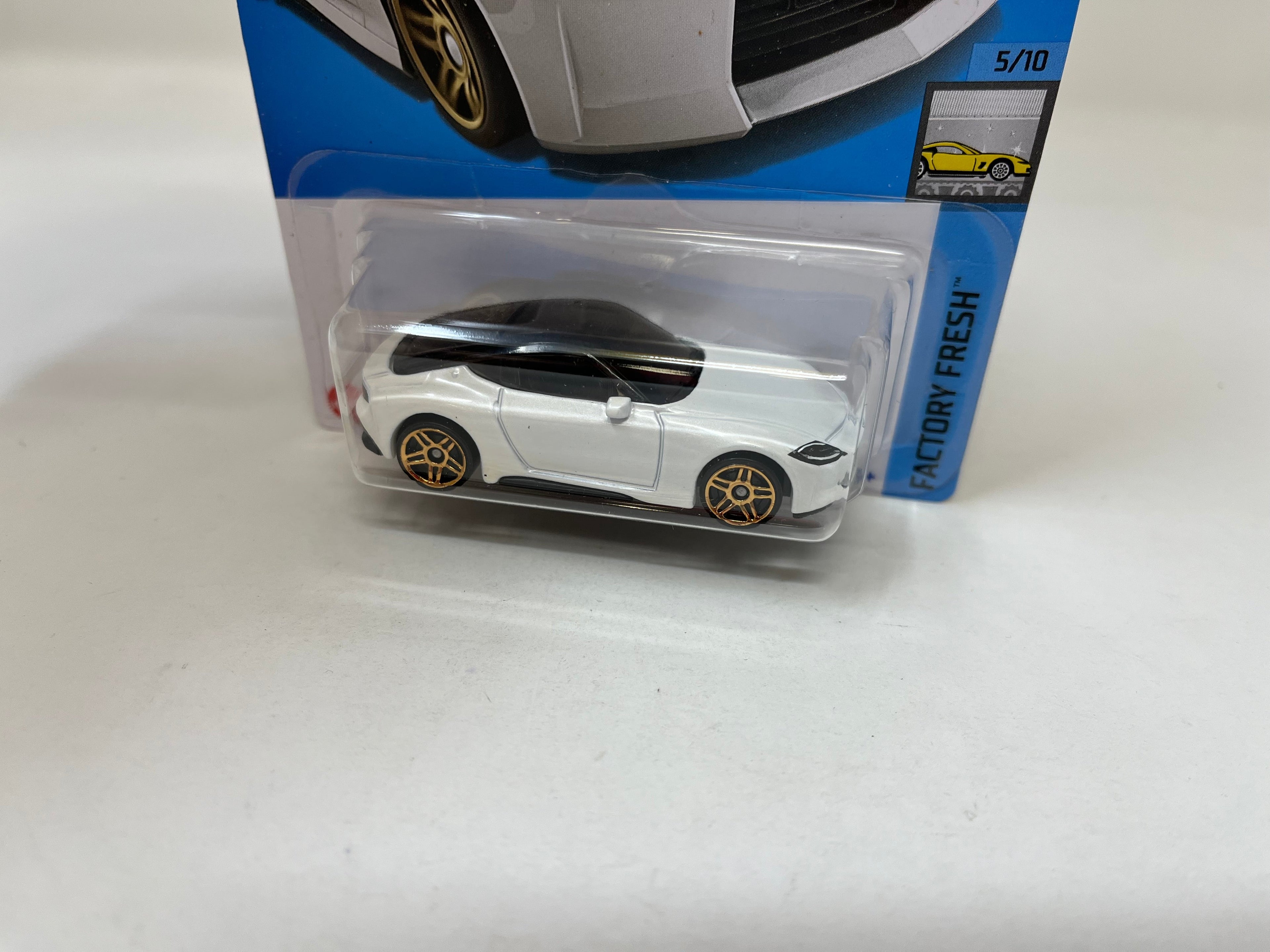 Nissan Z Proto #124 * White * 2022 Hot Wheels USA Card
