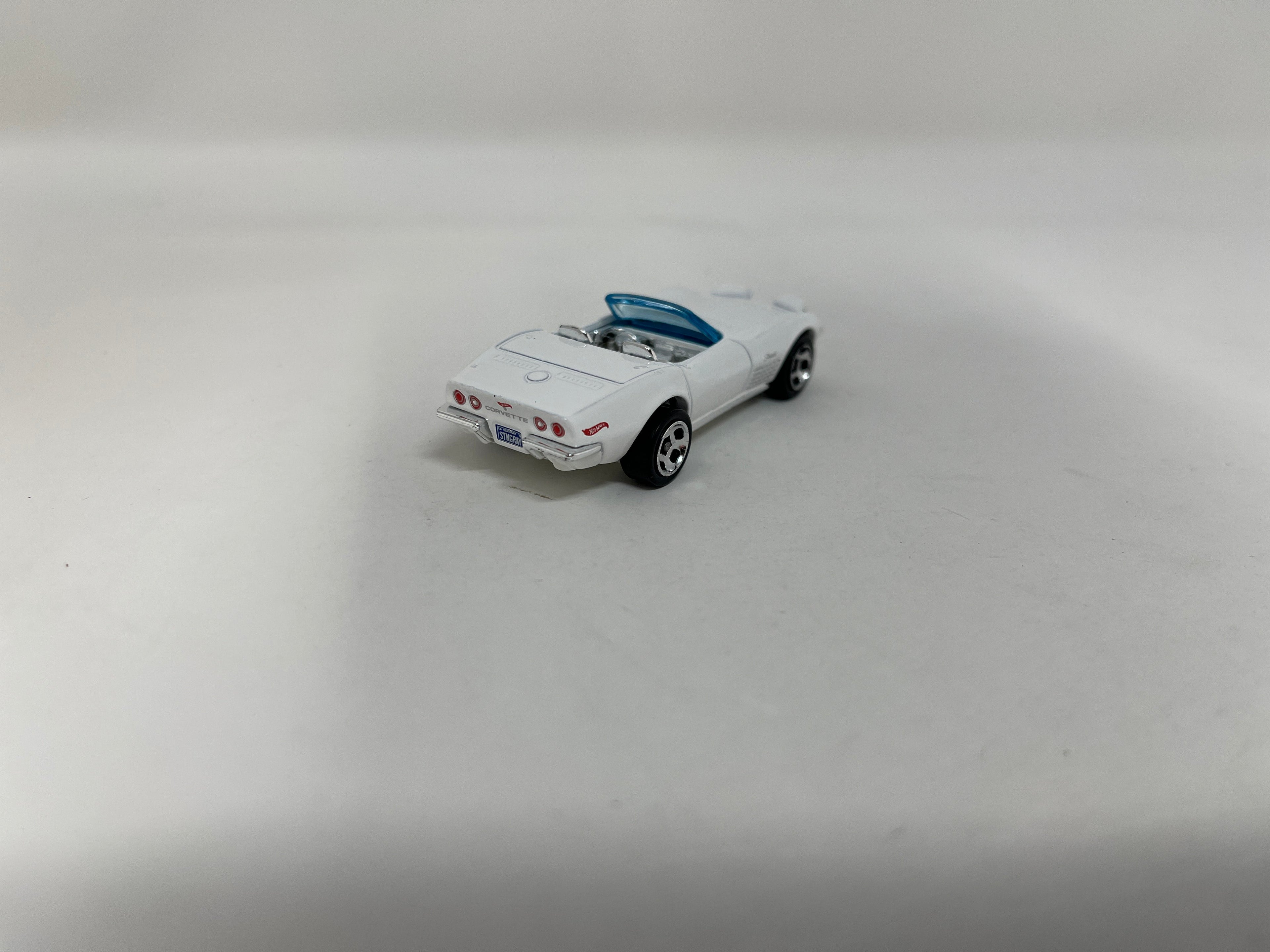 1972 Stingray Corvette Convertible * WHITE * Hot Wheels 1:64 scale Loose diecast