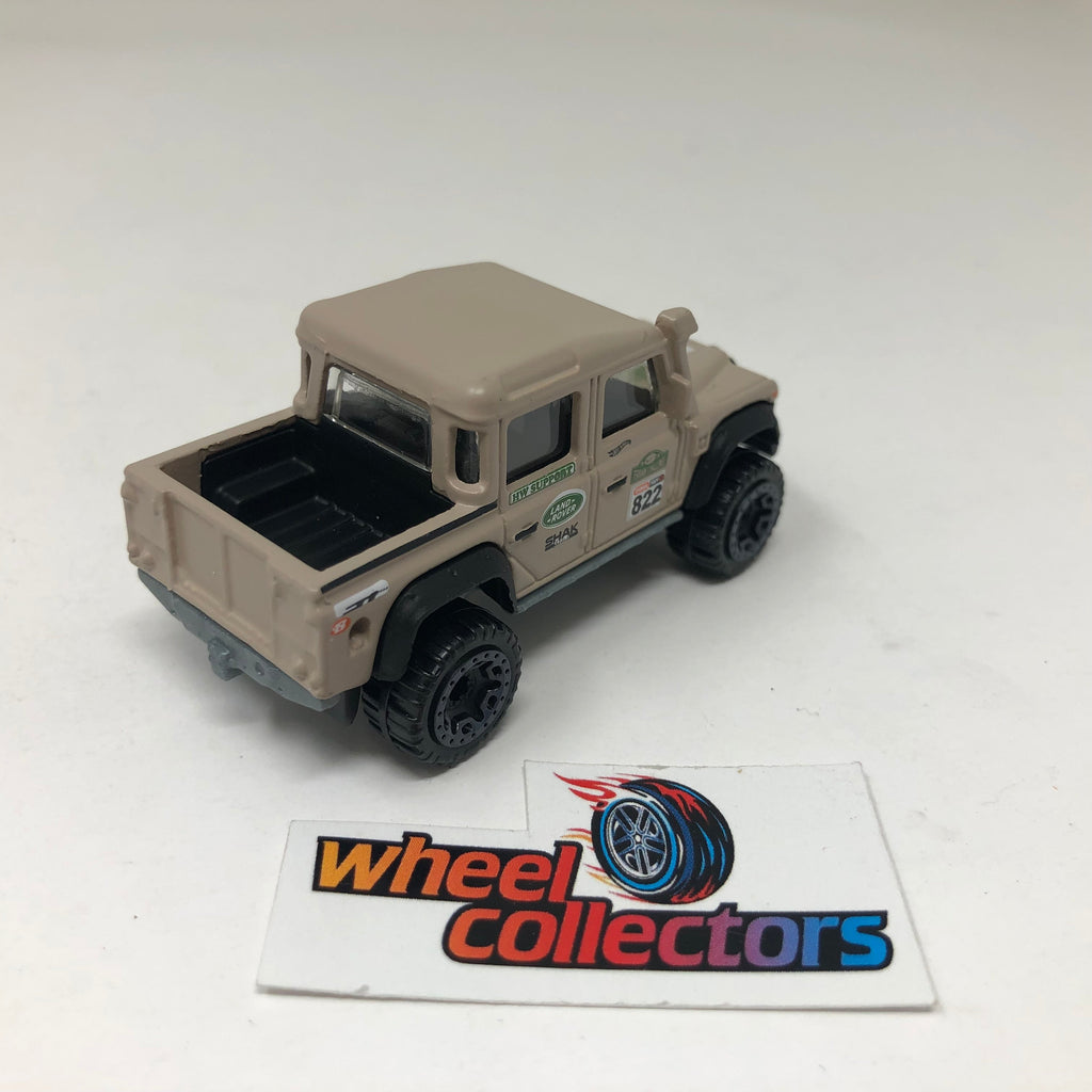 15 Land Rover Defender Double Cab * Tan * Hot Wheels Loose 1:64 Scale
