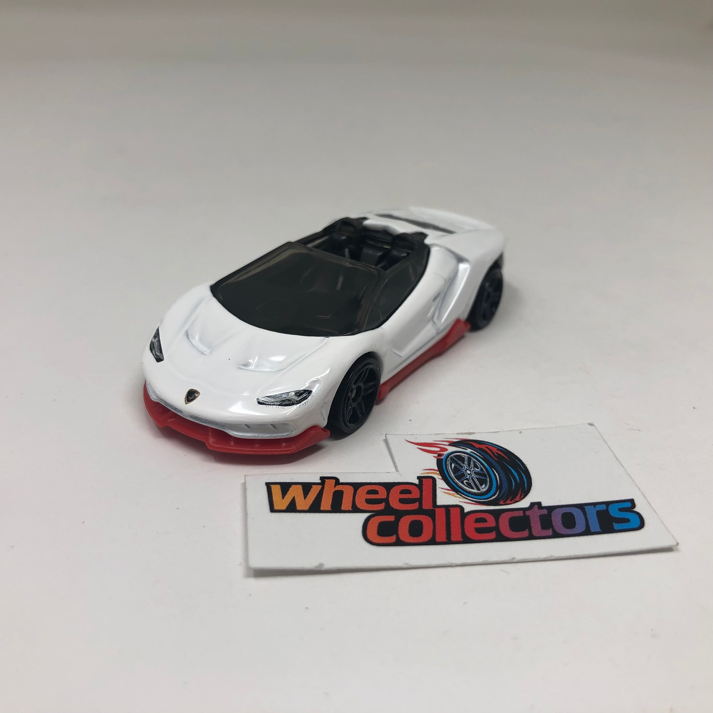 16 Lamborghini Centenario Roadster * White * Hot Wheels Loose 1:64 Scale