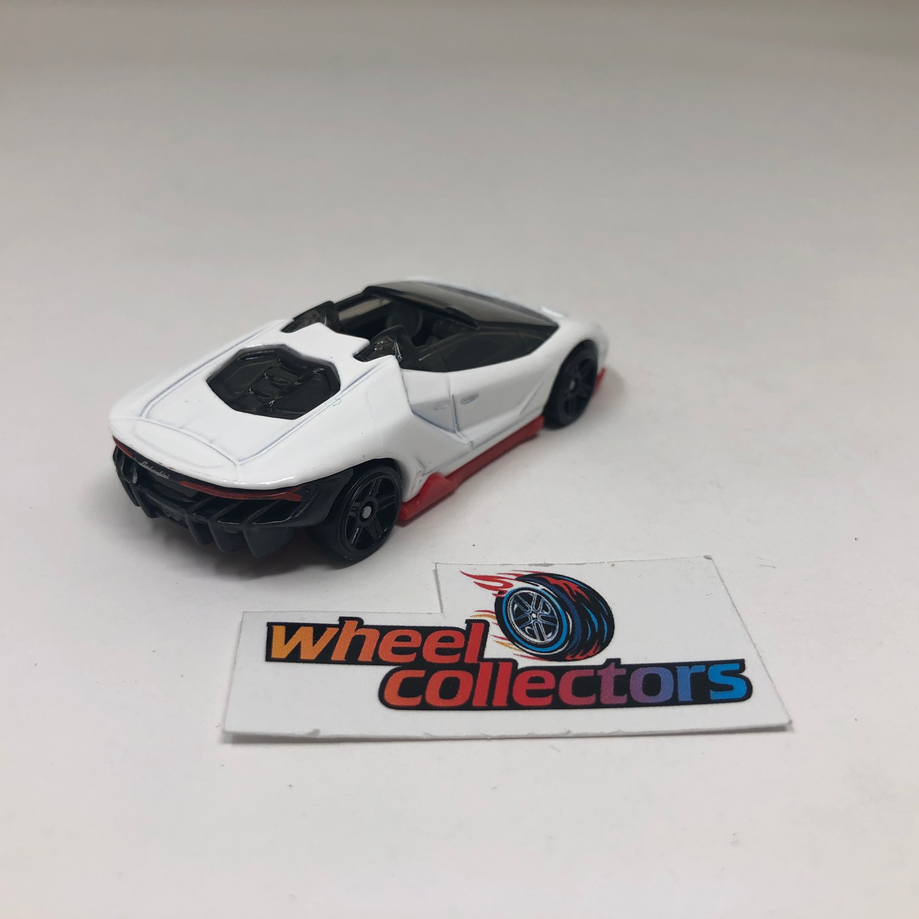 16 Lamborghini Centenario Roadster * White * Hot Wheels Loose 1:64 Scale