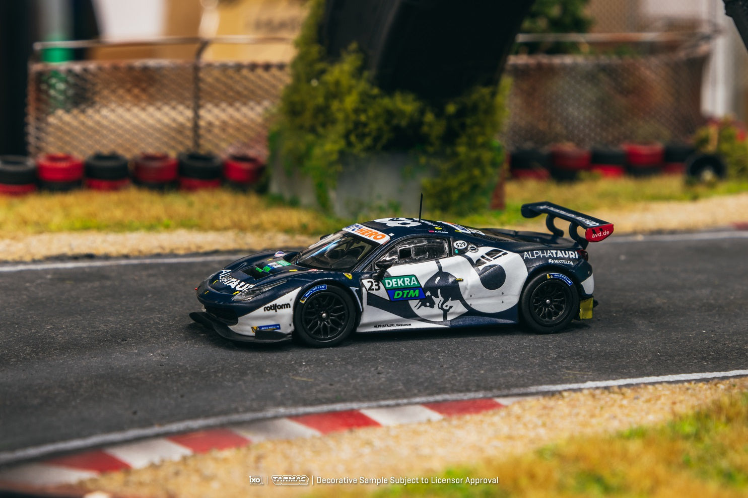 Tarmac Works 1:64 Ferrari 488 GT3, DTM 2021 N眉rburgring Race 2 Winner, Alex Albon
