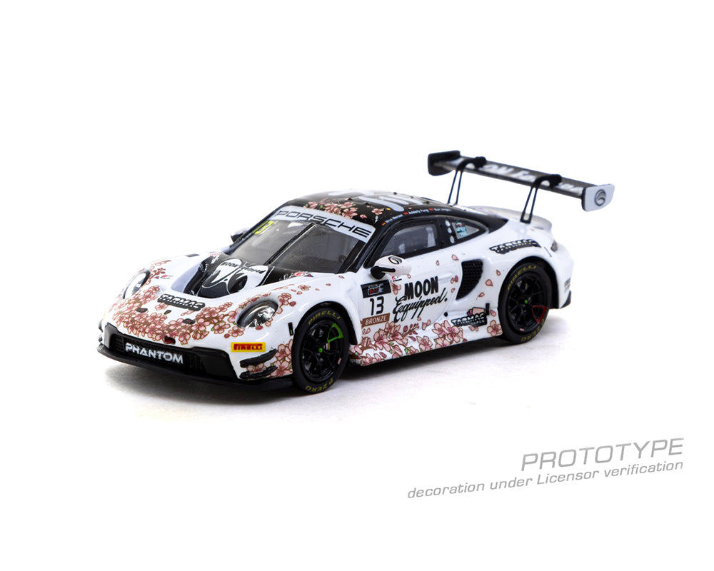 *PREORDER* Tarmac Works 1:64 Porsche 911 GT3 R 鈥?Suzuka 1000km IGTC 2025 with Trading Cards Combo