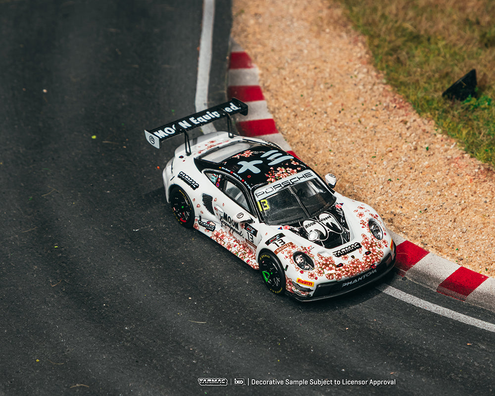 *PREORDER* Tarmac Works 1:64 Porsche 911 GT3 R 鈥?Suzuka 1000km IGTC 2025 with Trading Cards Combo