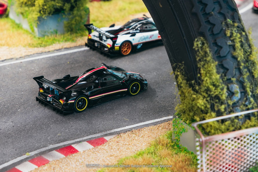 Tarmac Works 1:64 Pagani Zonda Revoluci贸n Nero Oro